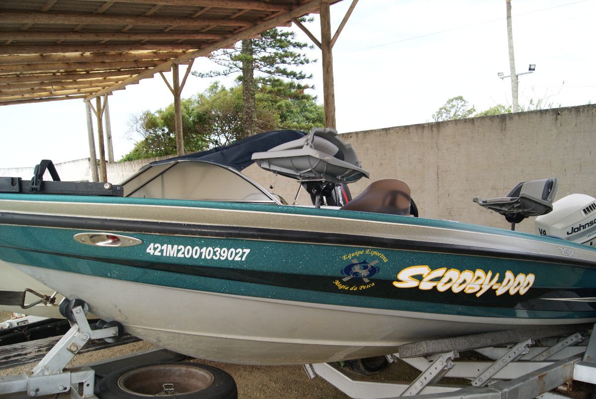 lancha bass boat 17 pes com motor johnson 90 hp ano 1999. Carregando zoom.