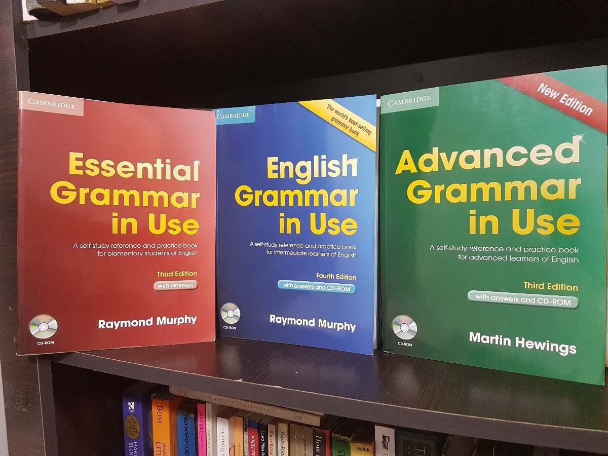 You use this book. Английский Murphy English Grammar in use. Мёрфи Advance English Grammar in use. Учебники по английскому Raymond Murphy English Grammar. Кембридж Мерфи 5 издание.
