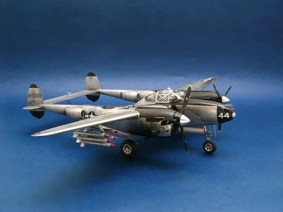 Trumpeter 02227 1//32 Lockheed P38L Lightning