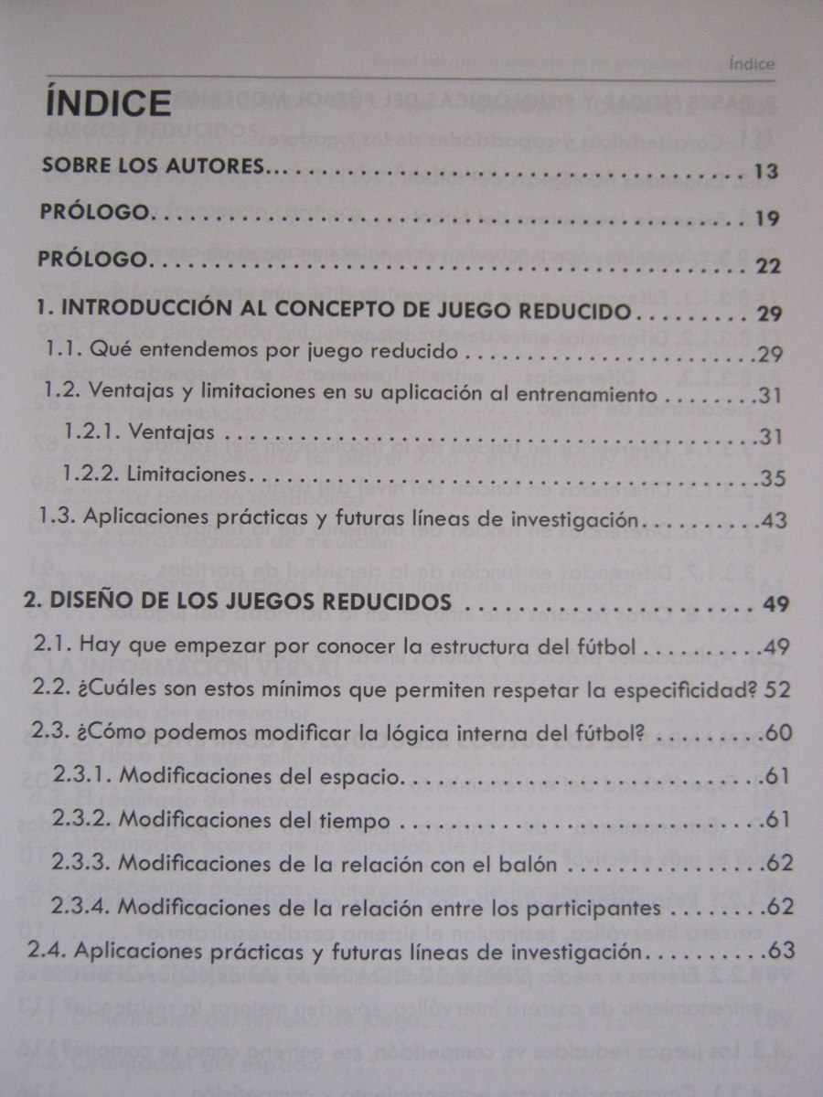 los juegos reducidos en el entrenamiento del futbol. Cargando zoom.