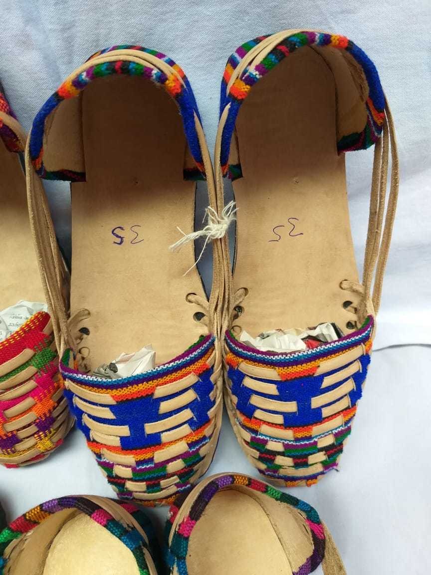 Lote De 12 Par De Huaraches #2 A #7 Modelos Coloridos - $ 1,740.00