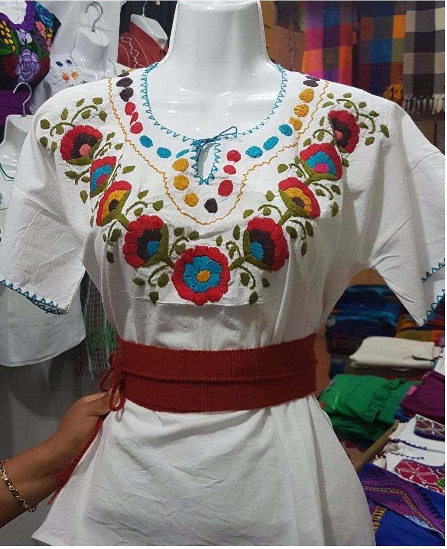 Blusas Artesanales Bordadas A Mano Típicas De Chiapas