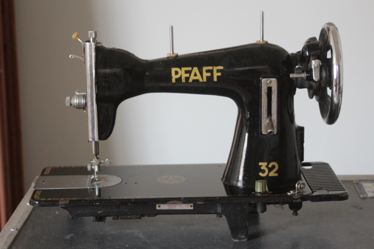 Maquina De Costura Alemã - Pfaff 32 - Funcionando 