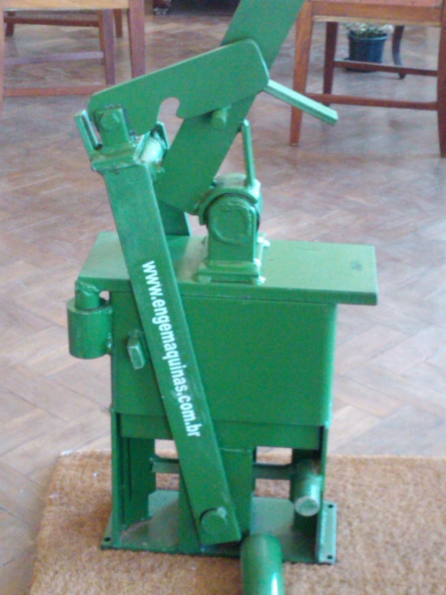 Máquina Prensa De Fabricar Tijolos Ecológicos 25 X 12,5