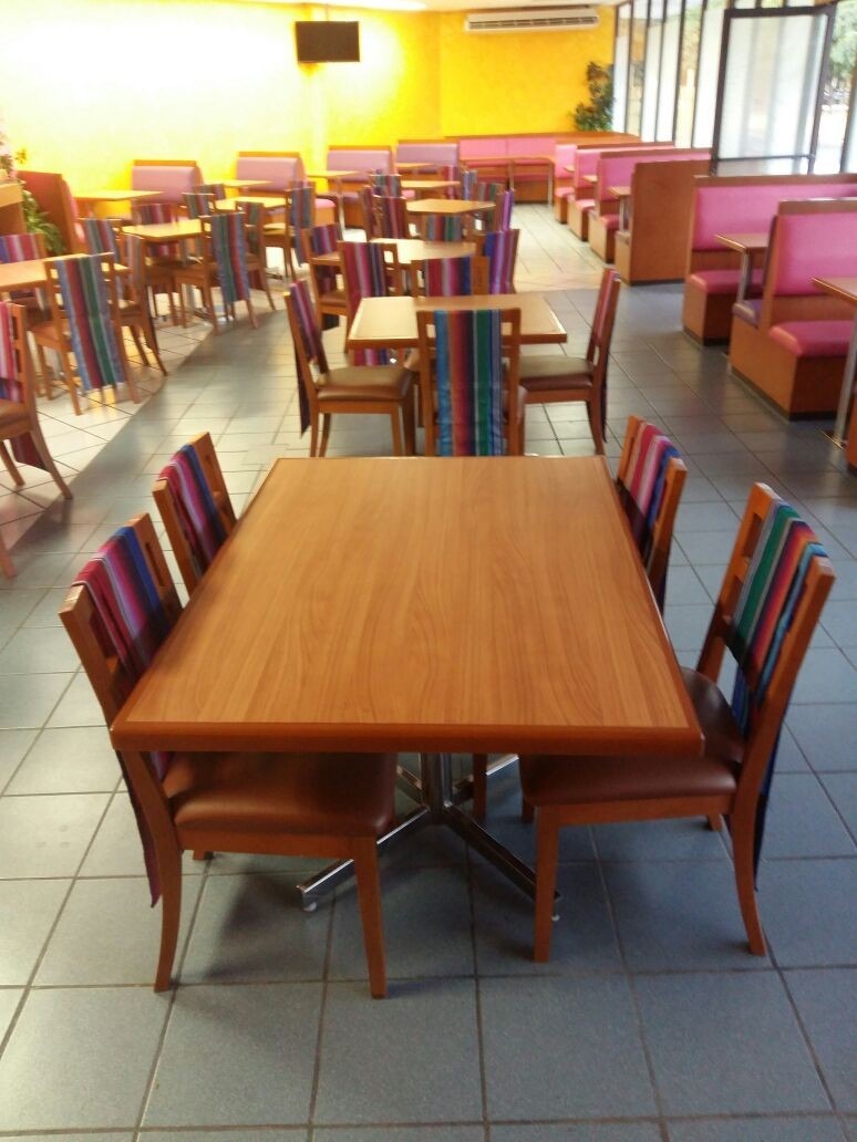 Mesa Con 4 Sillas Para Restaurante - $ 5,200.00 en Mercado Libre