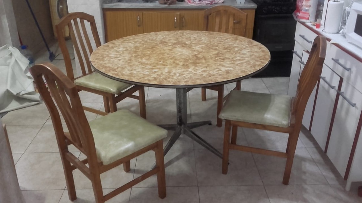 Mesa De Cocina Redonda Con 4 Sillas - $ 3.500,00 en Mercado Libre Mesa De Cocina Redonda Con 4 Sillas - $ 3.500,00 en Mercado Libre