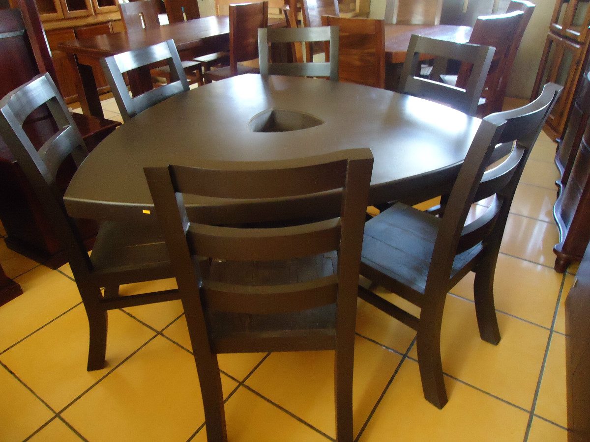 Mesa De Comedor Triangular Ovalada Con Seis Sillas - $ 25,000.00 en