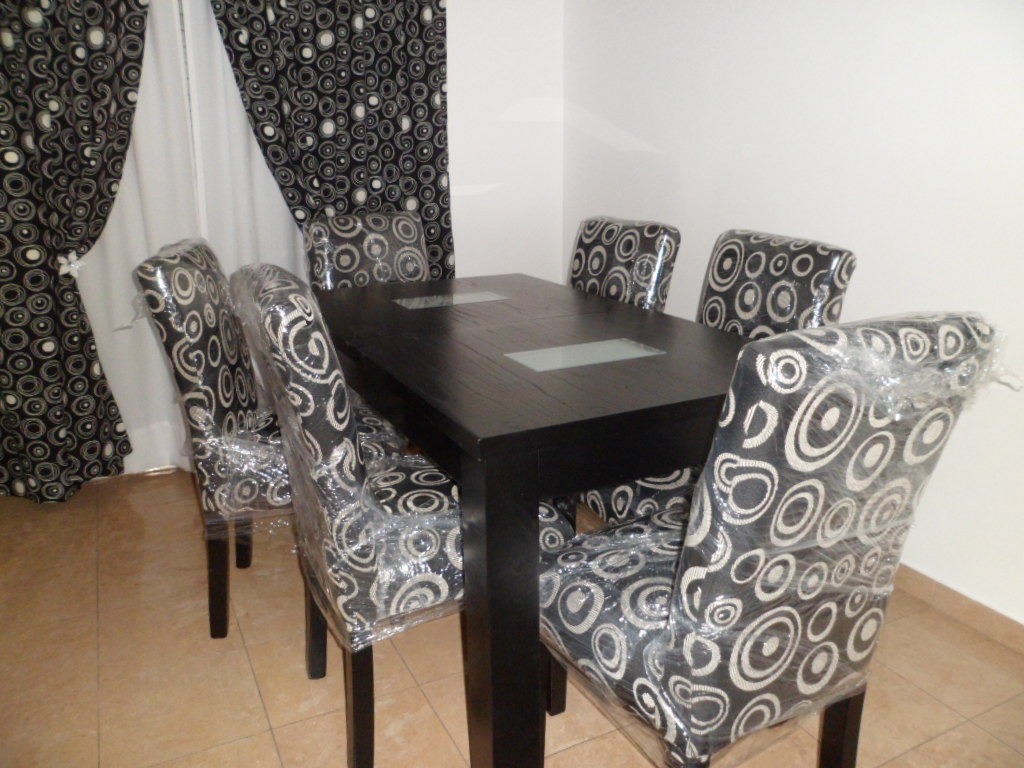 Sillas Tapizadas Para Comedor. Awesome Un Comedor En El Que El Orden ... Sillas Tapizadas Para Comedor. Awesome Un Comedor En El Que El Orden ...