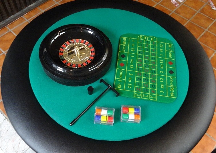 Mesa De Poker, Ruleta, Ajedrez, Black Jack Y Backgammon. - $ 16,490.00 en Mercado Libre