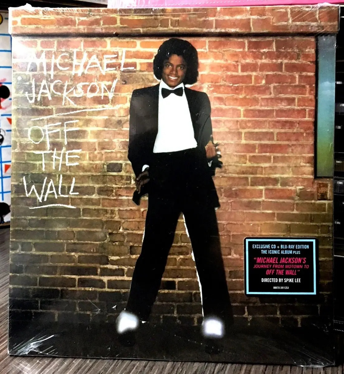 michael-jackson-off-the-wall-album-cover-1979