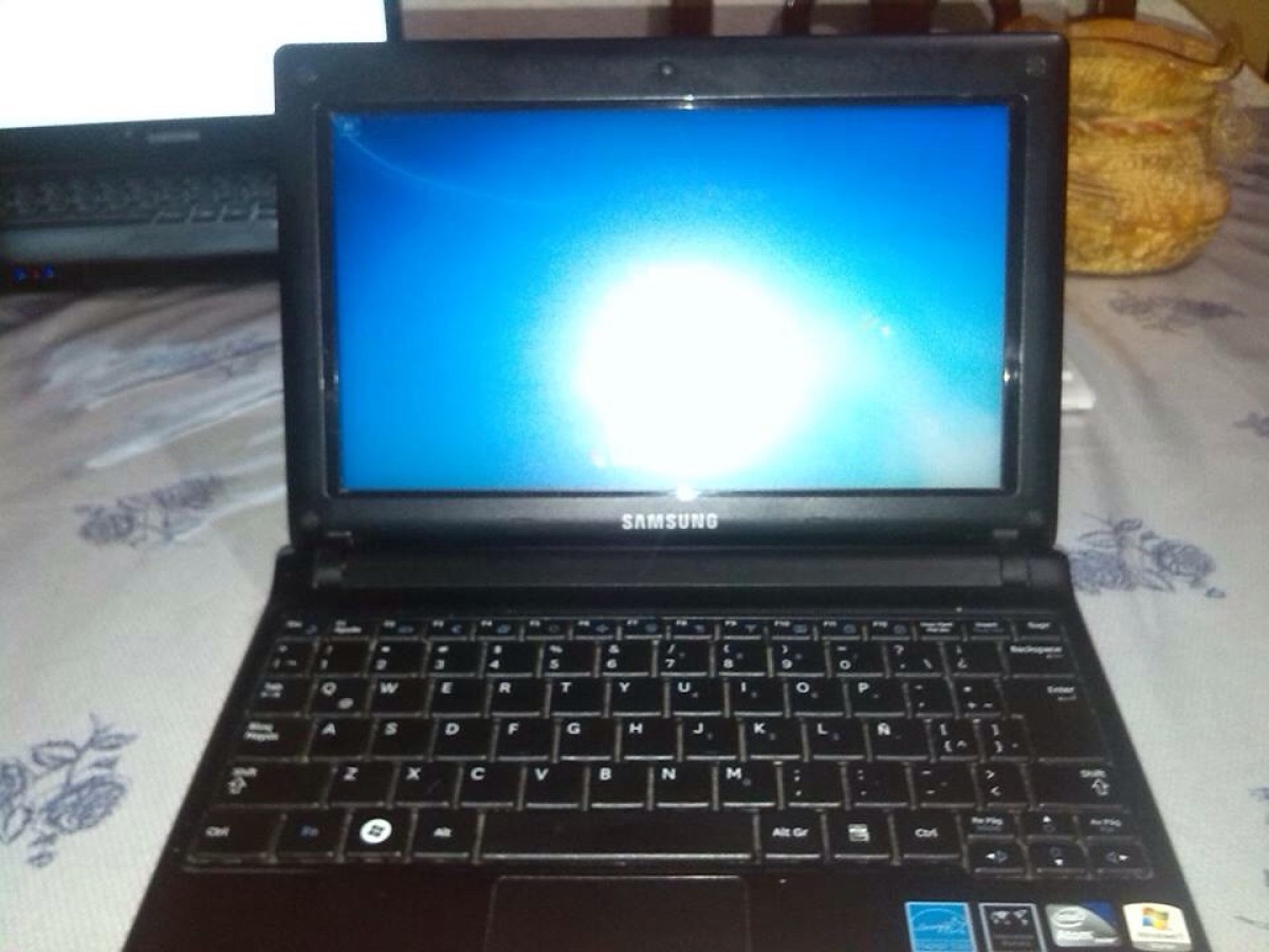 Mini Laptop Samsung - $ 2,500.00 en Mercado Libre