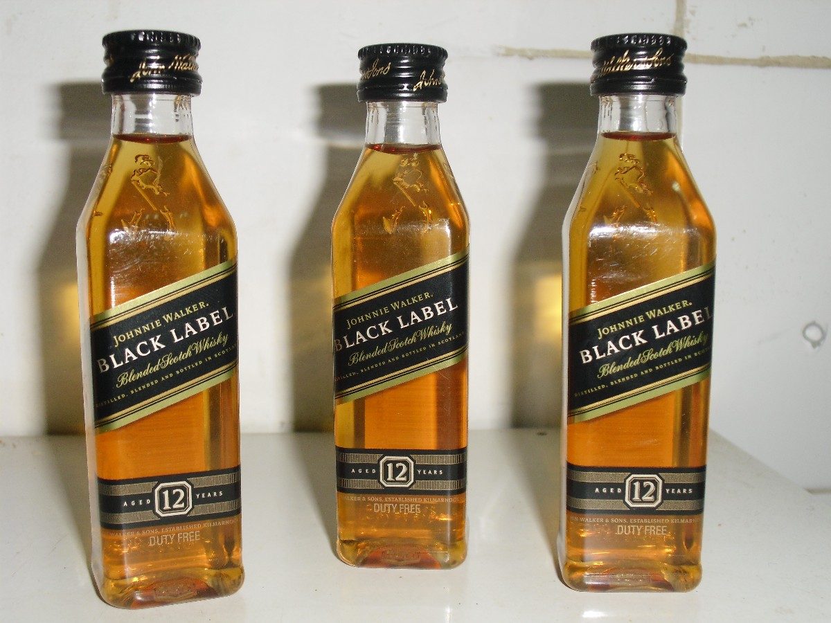 Miniatura Whisky Johnnie Walker Black Label - Mini Garrafa