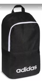 mochila adidas negra