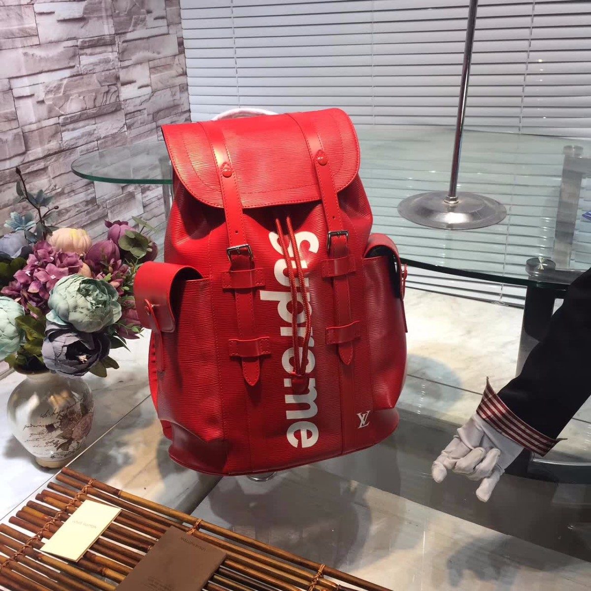 mochila supreme x louis vuitton