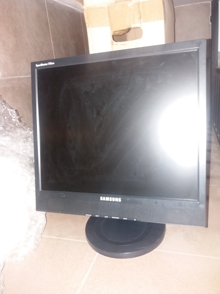 Monitor Samsung Syncmaster 710tm Lcd Nuevo Original - Bs. 2.000.000,00 en Mercado Libre