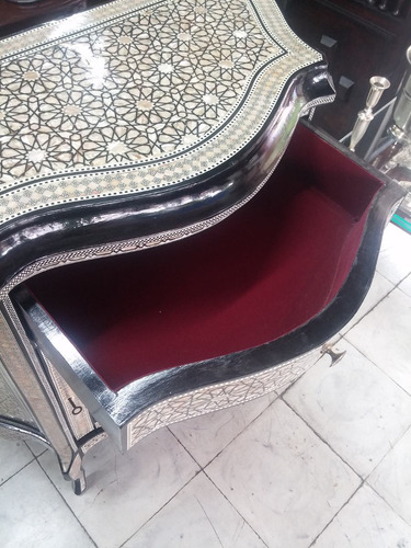 Mueble boulle egipcio tallado en madera oleo y nacar 4.100.000 ... Muebles cedro tallado venta colombia