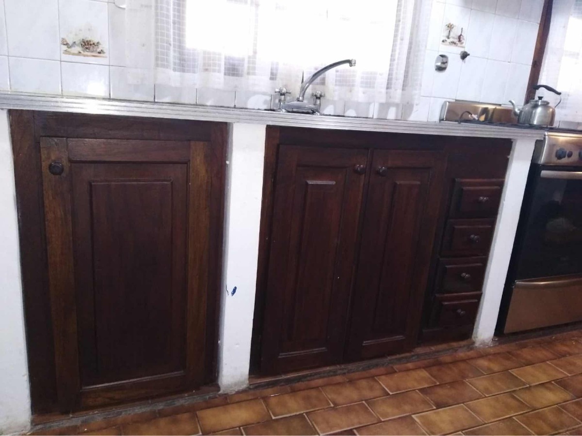Muebles Cocina Madera, Ventanas Con Reja Y Taparrollo Y Spar ... Muebles Cocina Madera, Ventanas Con Reja Y Taparrollo Y Spar ...