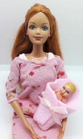una barbie embarazada