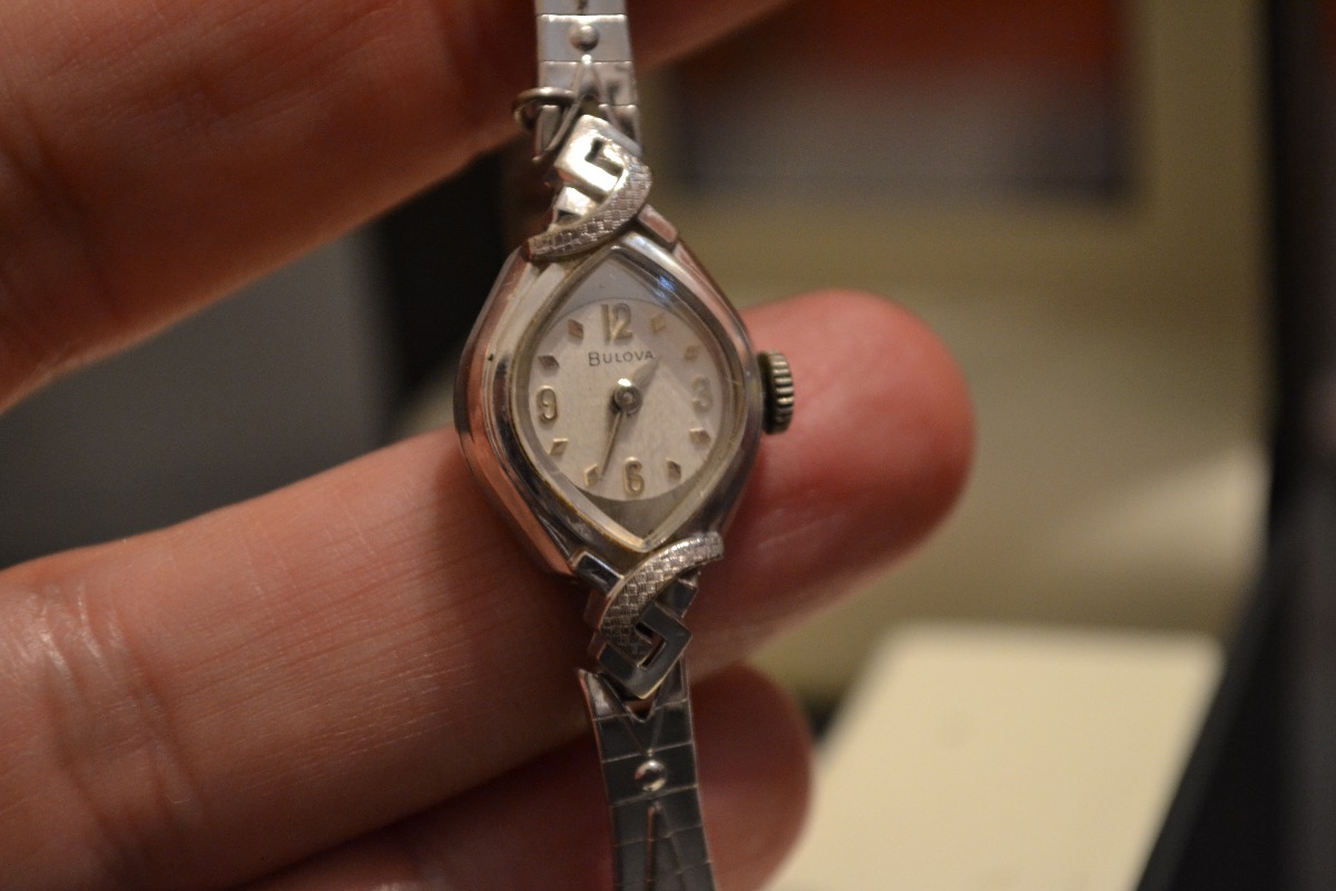 Muy Antiguo E Impecable Reloj Bulova Dama Oro Blanco 14k Muy Antiguo E Impecable Reloj Bulova Dama Oro Blanco 14k