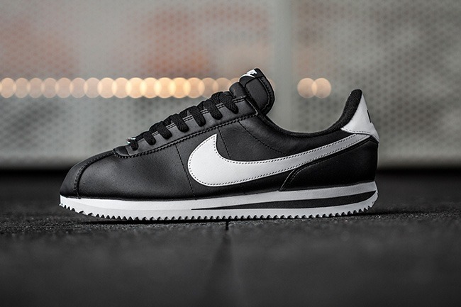 nike cortez negra hombre