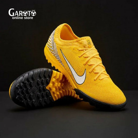 saloneras nike