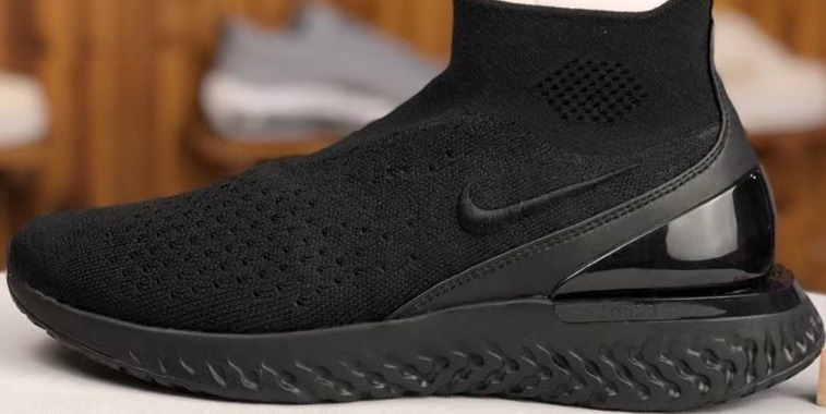 Nike Rise React Flyknit Triple Black - $ 2,499.00 en Mercado Libre