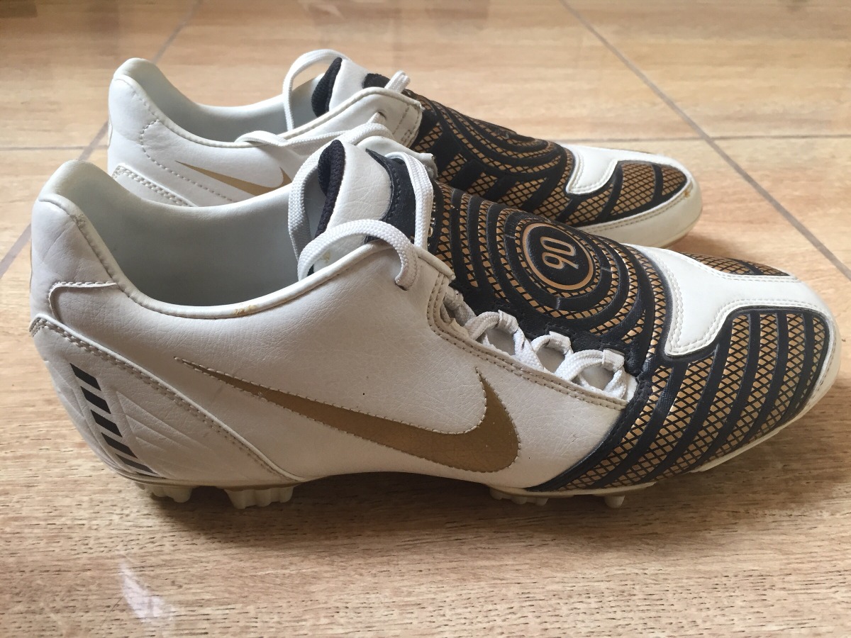 chimpunes nike total 90