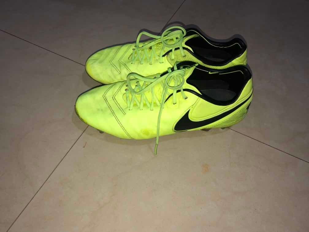 Nike Tiempo Legend Profesionales Verdes Fosforescente/acc - U$S 130,00 en  Mercado Libre