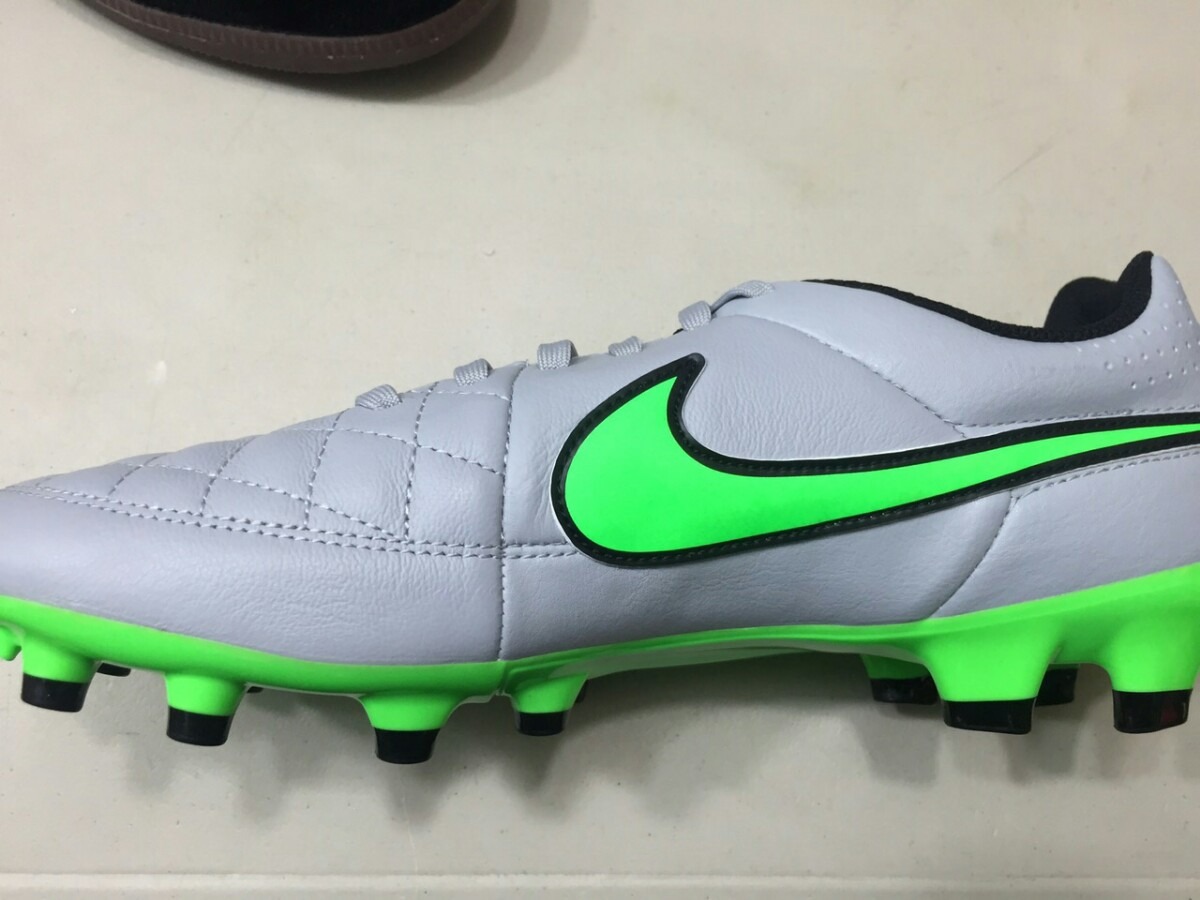 nike tiempo grises