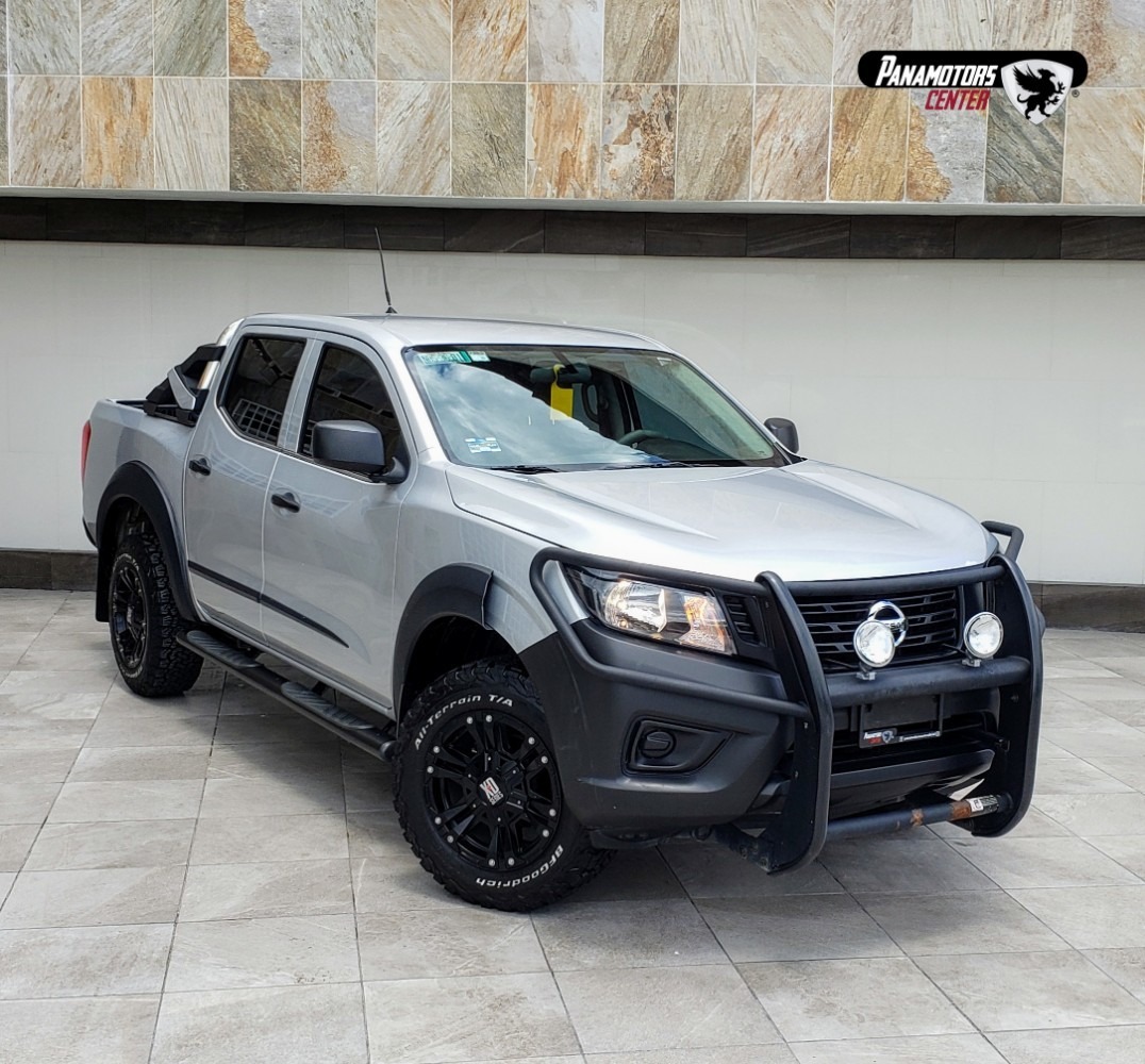 Np300 Pick-up Doble Cabina S, Tm6, Gris, 2018 - $ 325,000 en Mercado Libre