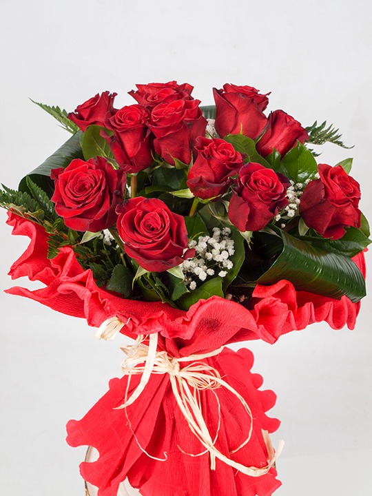 Oferta Ramo De Flores Naturales 24 Rosas Rojas 1 650 00 En