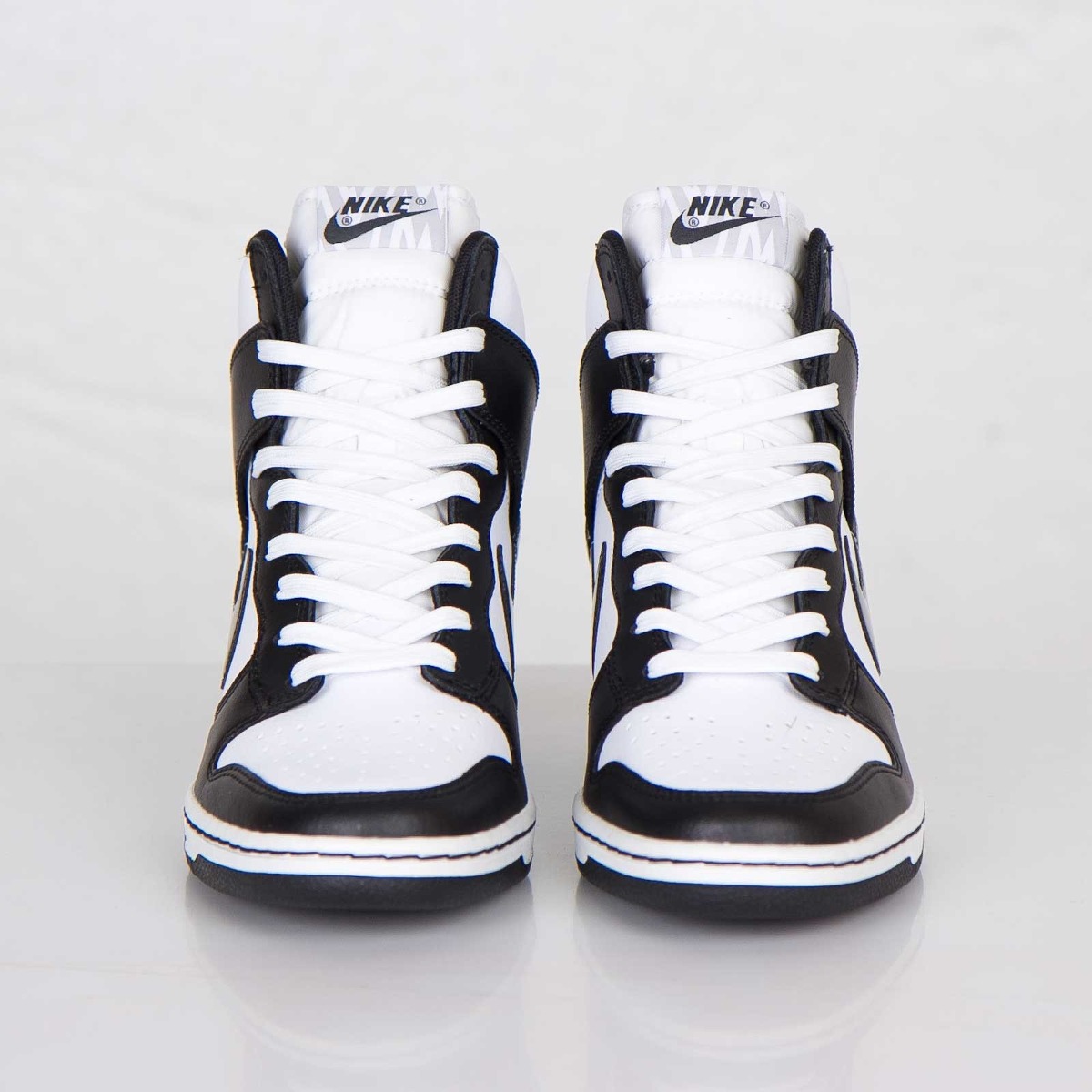 Original Botas Nike Mujer Dunk Sky High 2 Essential B&w Jam - $ 2,199