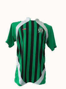 camisetas de futbol color verde y negro