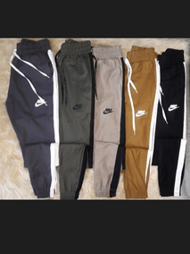 jogger nike gabardina