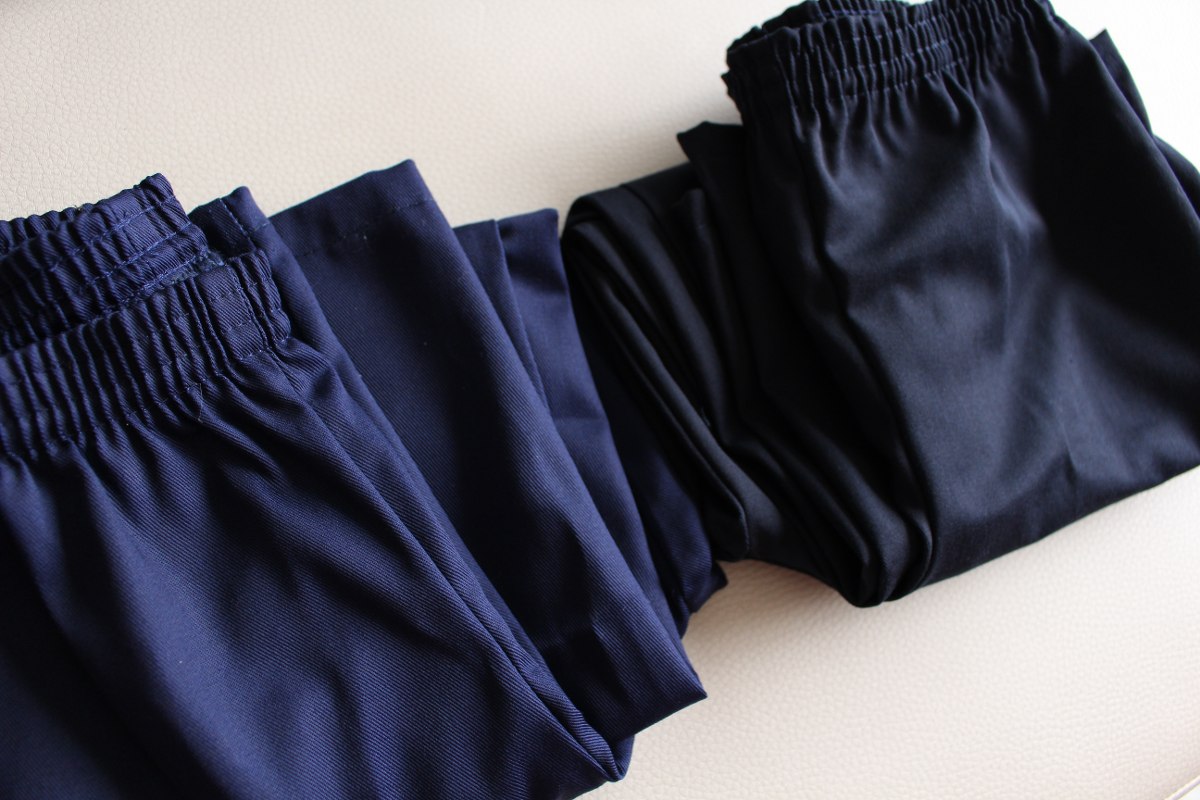 Pantalón Escolar Con Elástico Para Niños Y Niñas - Bs. 18