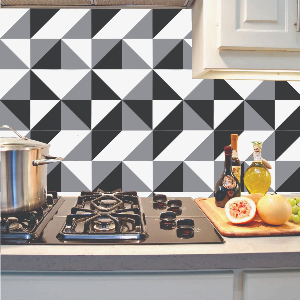 Papel de parede adesivo com estampa preto e branco de formas geométricas