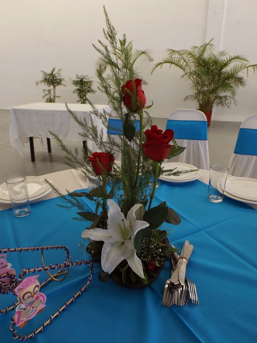 Arreglos Florales Para Centros De Mesa Boda Xv Años Bautizo - $ 89.00