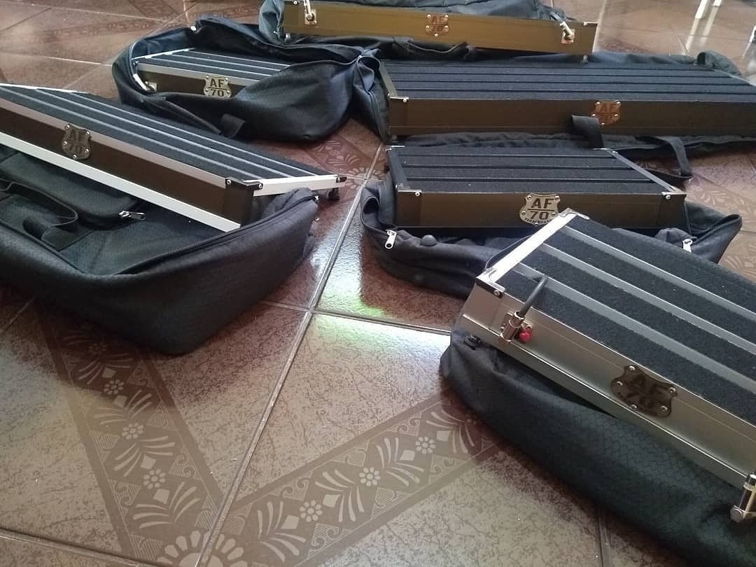 Vários pedalboards