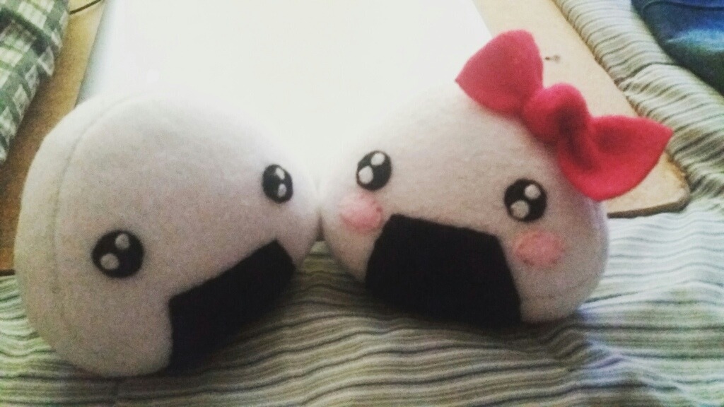 peluche onigiri