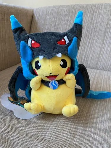 peluche pikachu charizard