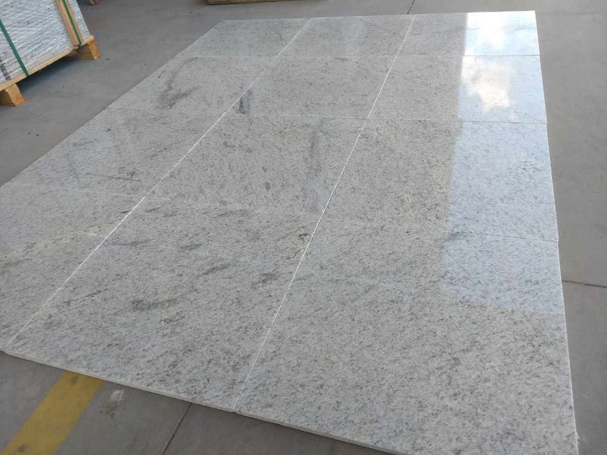 Piso De Granito Branco Siena 55x55x1.3 Cm - R$ 170,00 em Mercado Livre