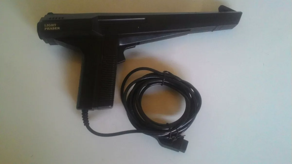 pistola-light-phaser-para-o-master-system-D_NQ_NP_142125-MLB25383253290_022017-F.webp