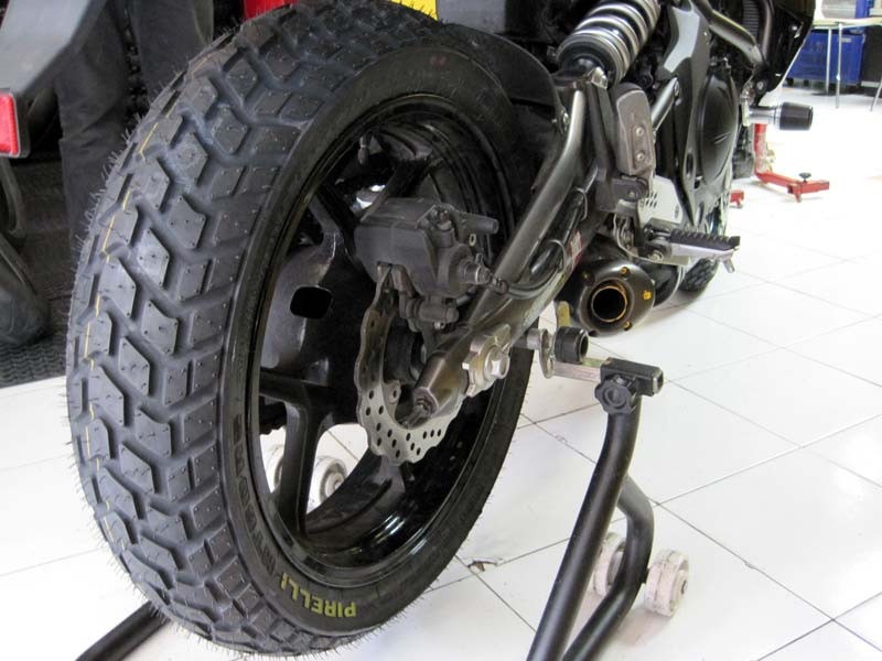 Pneu Pirelli Mt60 Rs 120 70 17 180 55 17 Versys Multistrada R 1 725 pneu-pirelli-mt60-rs-120-70-17-180-55-17-versys-multistrada-r-1-725