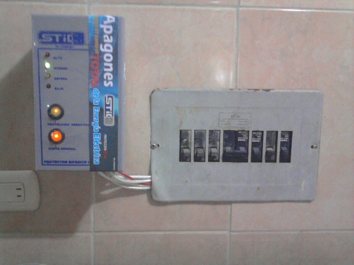 Corrector De Voltaje Para Casa Protector De Voltaje Corriente Integral Para Casas 220v-110v - Bs. 398.