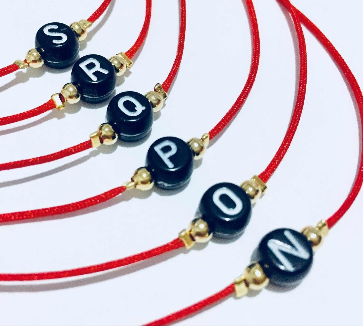Pulsera Con La Letra I Pulsera Hilo Rojo Con Letra Inicial Mayoreo Con Envio - $ 7.50 en