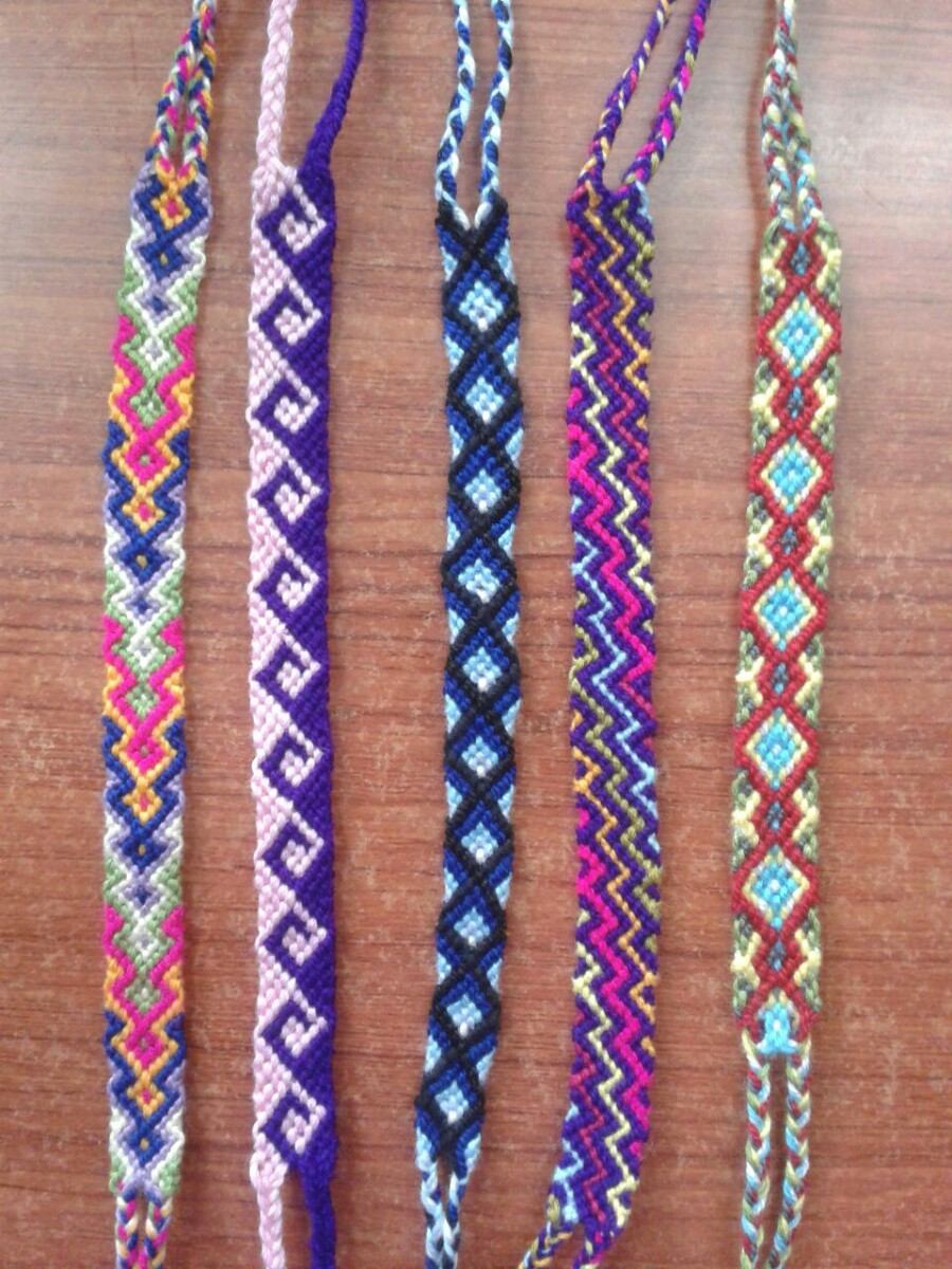 Pulseras Macramé Varios Colores Llamativos - Bs. 150,00 en
