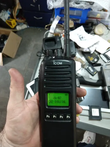 Radio Portatil Icom Ic-f70ds Digital Vhf P25 Sem Carregador
