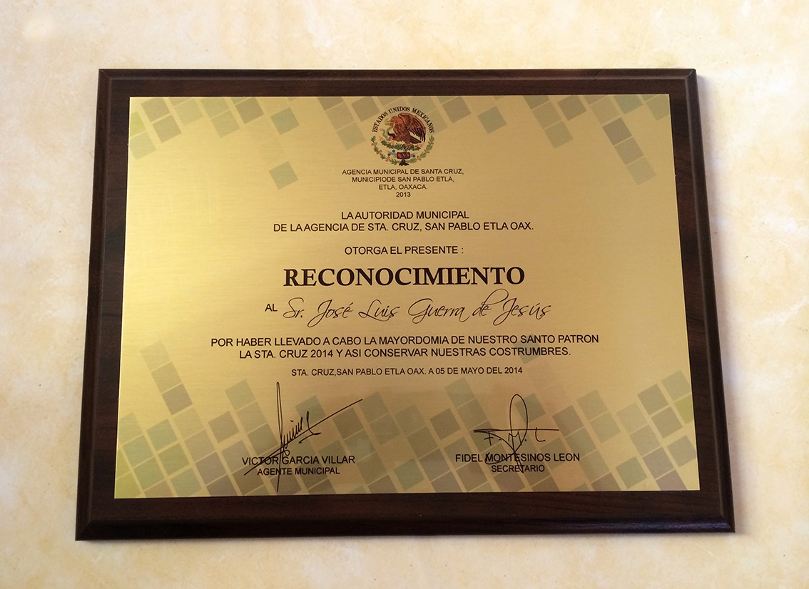 Reconocimiento Diploma En Sublimación Color Negro Y Nogal 