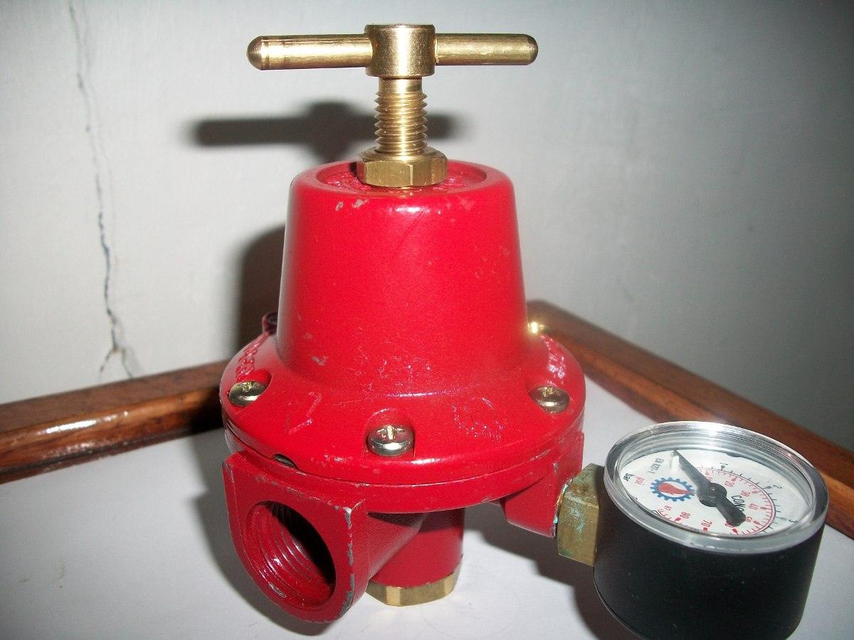 Regulador De Alta Presión Para Gas Regulador De Gas De Alta Presión Con Manómetro De 0- 58 Psi - Bs. 1,05