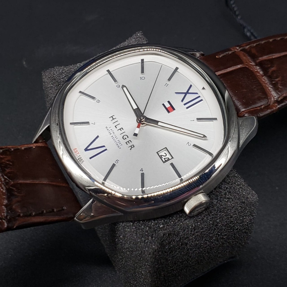 tommy hilfiger clark watch